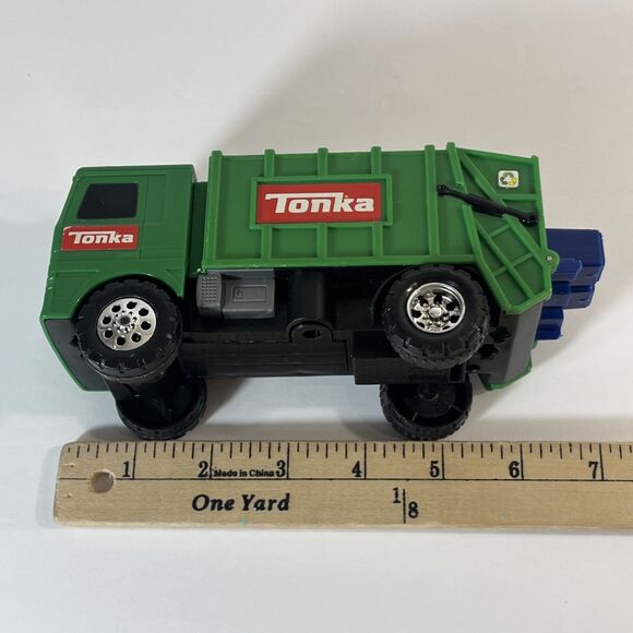 Tonka Green Recycling Truck 7"  Battery Operated Noise and Lights 2008 Cans Move - Picture 7 of 8